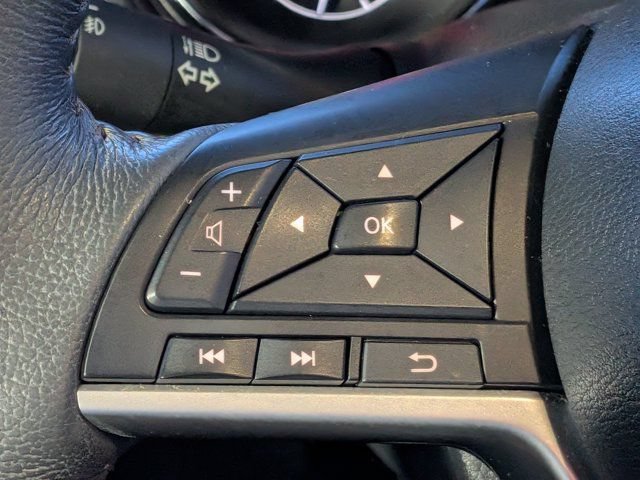 Used 2017 Nissan Rogue SL w/ SL Premium Package FWD image 26