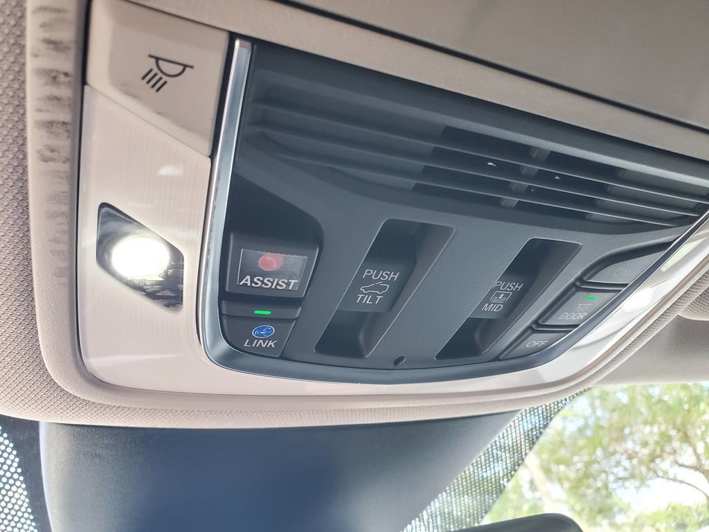 Used 2023 Acura MDX FWD w/ Technology Package image 35