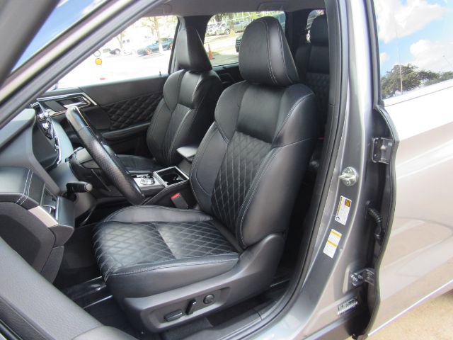 Used 2022 Mitsubishi Outlander SEL image 14