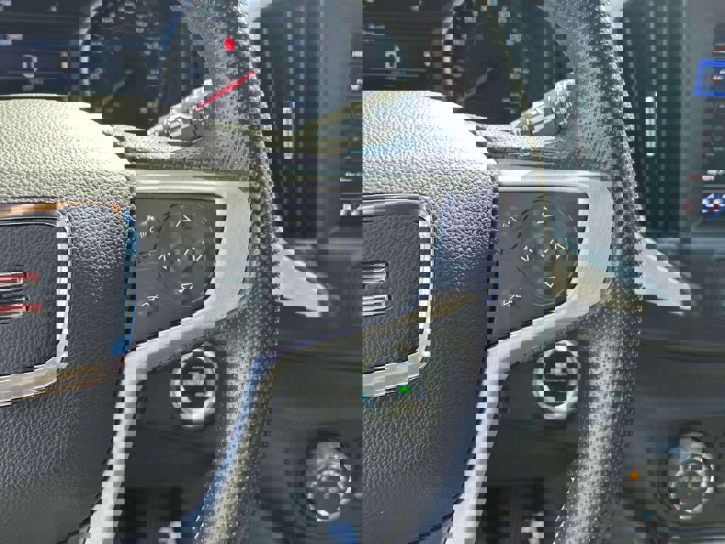 Used 2024 GMC Terrain SLE image 22