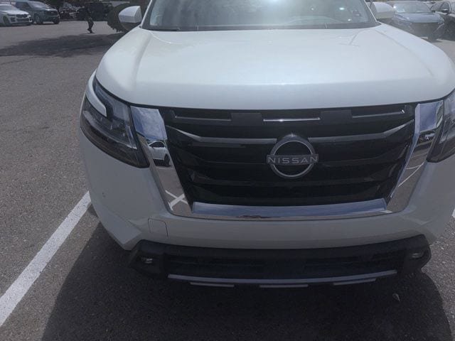 Certified 2022 Nissan Pathfinder SL w/ SL Premium Package AWD/4WD image 5