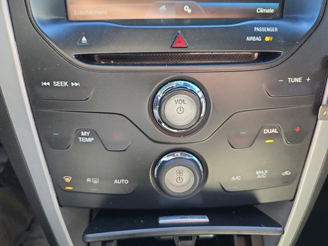 Used 2014 Ford Explorer XLT w/ Equipment Group 202A image 33