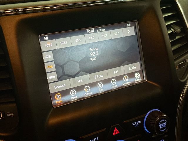 Used 2020 Jeep Grand Cherokee Laredo image 16