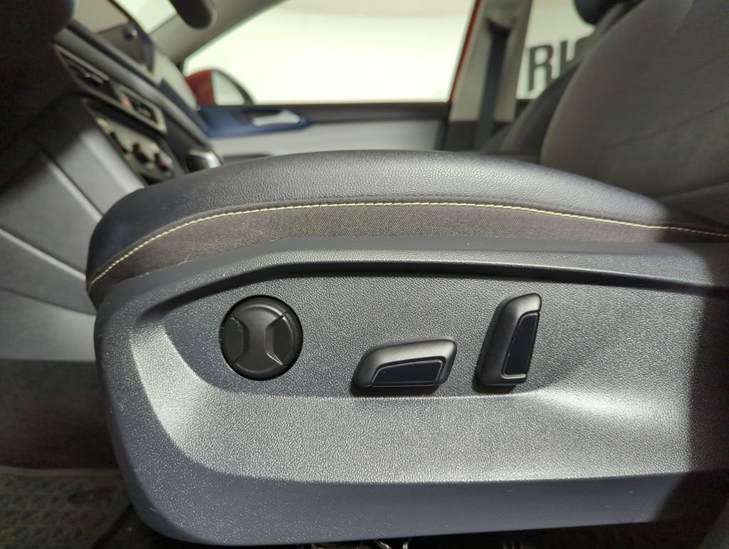 Used 2022 Volkswagen Taos SE image 25