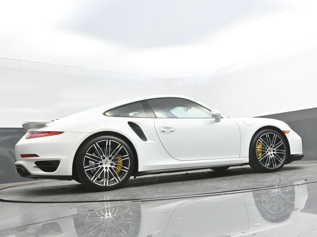 Used 2014 Porsche 911 Turbo S image 31