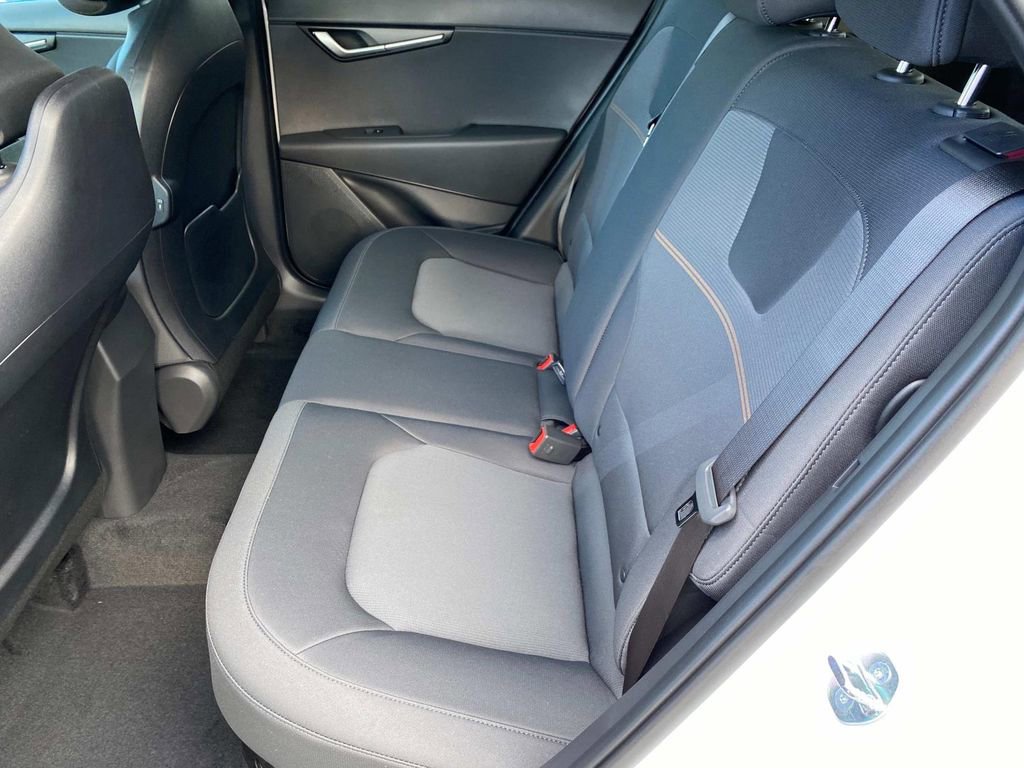 New 2025 Kia Niro LX image 7