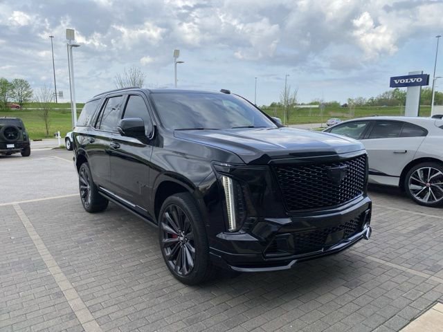 Used 2025 Cadillac Escalade V AWD/4WD image 15