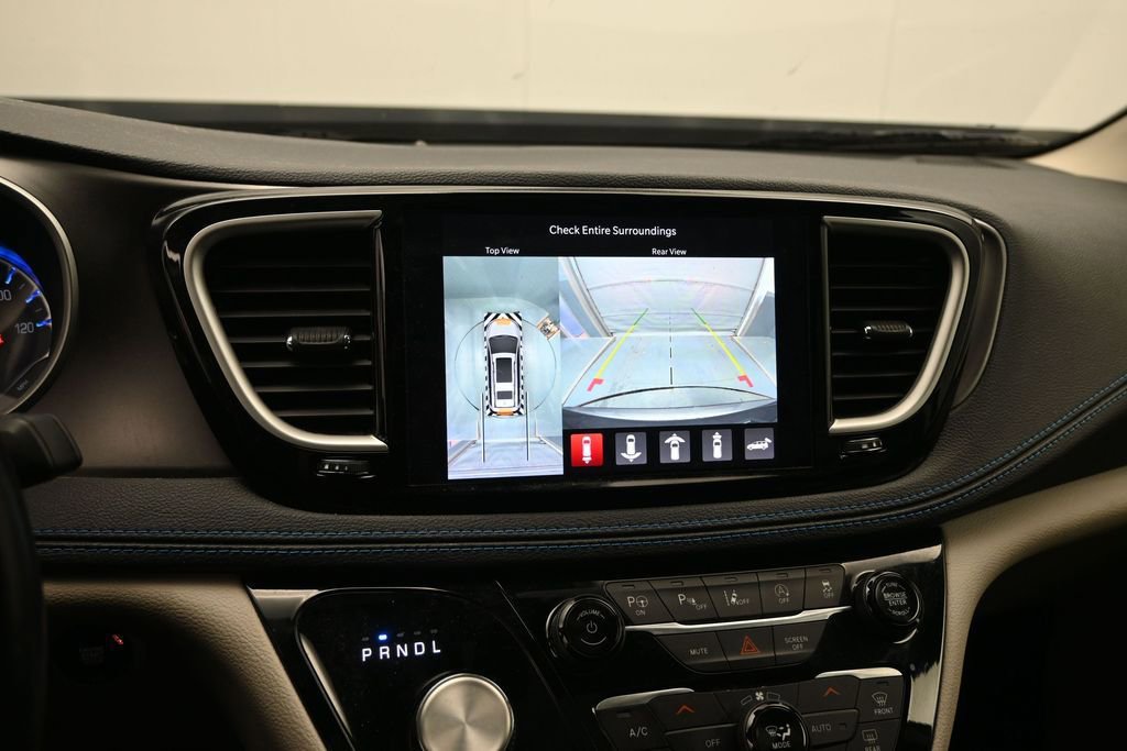 Used 2021 Chrysler Pacifica Touring-L w/ Uconnect Theater Family Group FWD image 15
