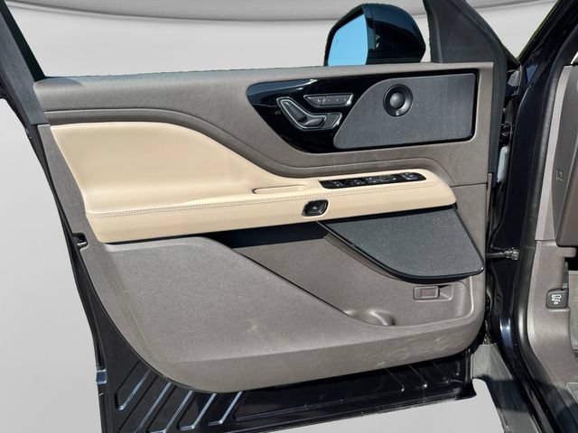 Used 2021 Lincoln Aviator Reserve w/ Equipment Group 201A AWD/4WD image 8