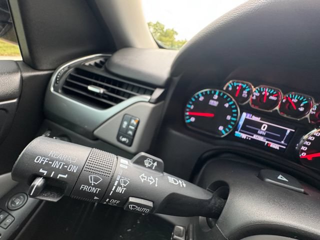 Used 2017 Chevrolet Suburban LT w/ Luxury Package RWD image 25