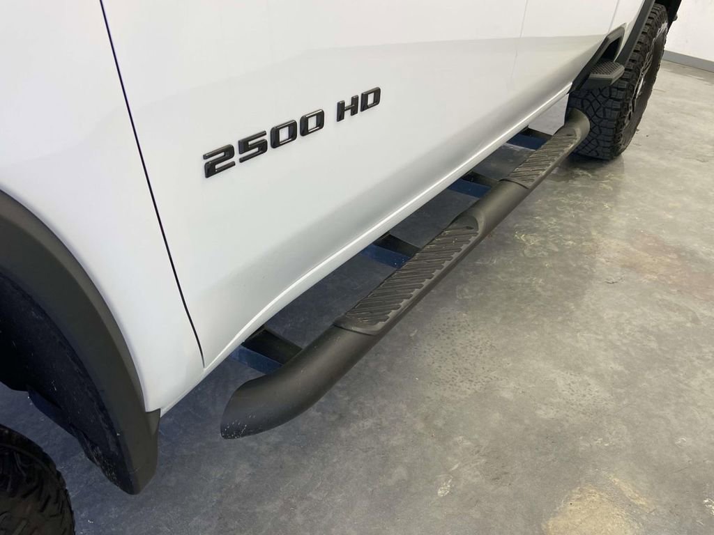 Used 2025 Chevrolet Silverado 2500 ZR2 w/ Technology Package image 13