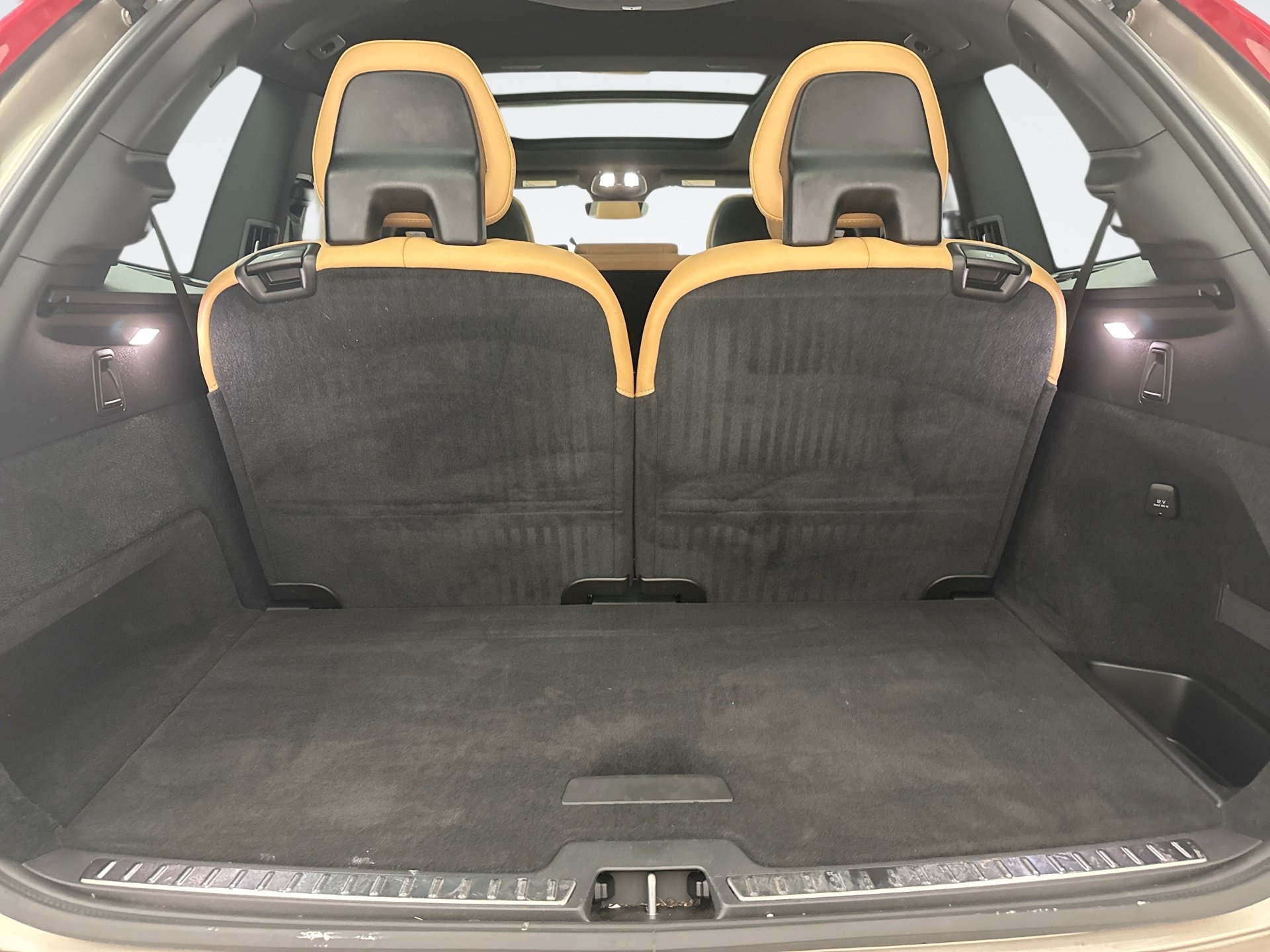 Used 2024 Volvo XC90 T8 Ultimate w/ Protection Package AWD/4WD image 24