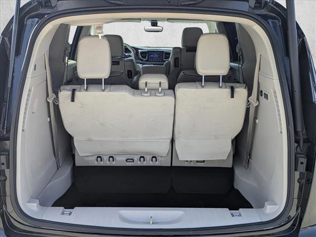 Used 2017 Chrysler Pacifica Limited w/ UConnect Theater Package image 6