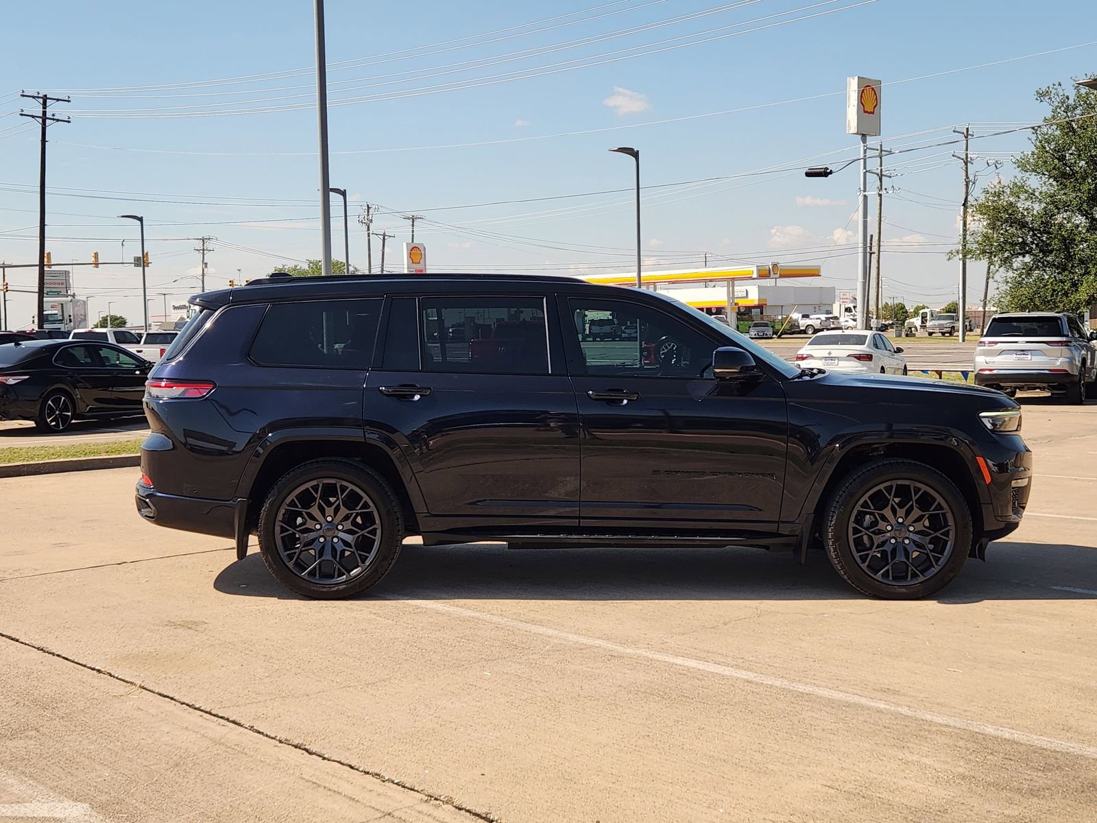 Used 2023 Jeep Grand Cherokee L Summit image 8