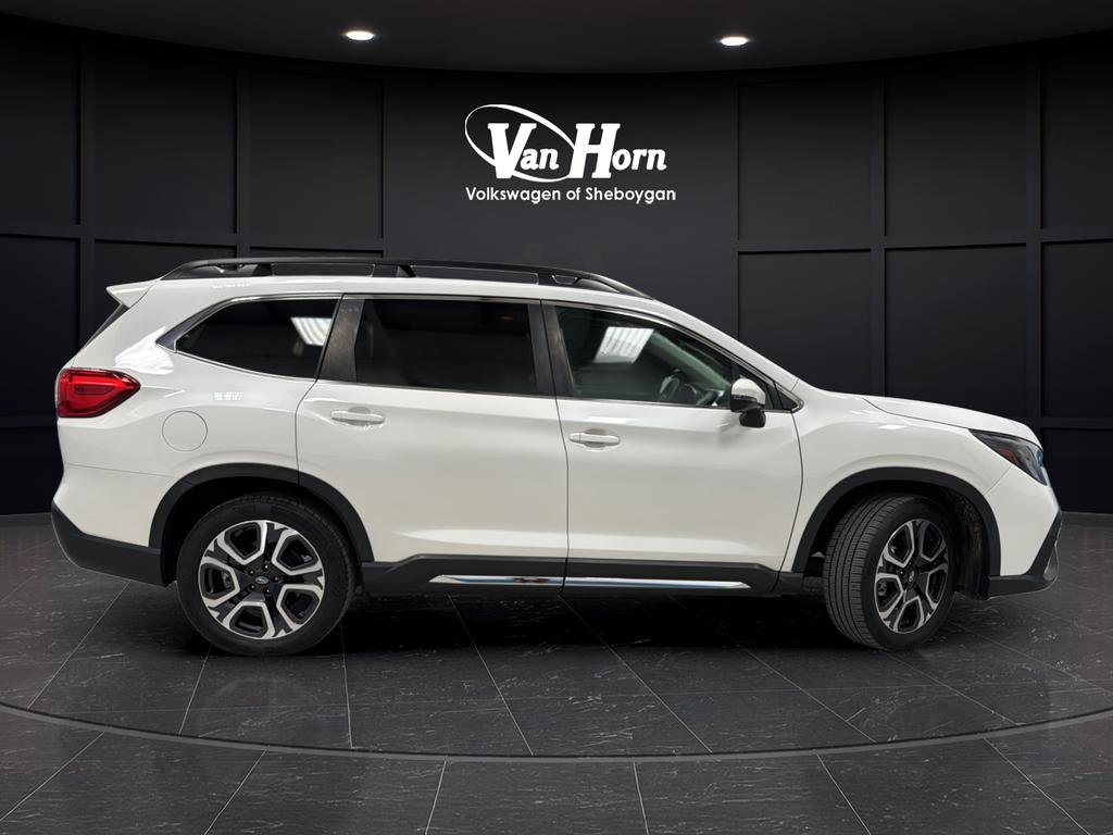Used 2023 Subaru Ascent Limited image 2