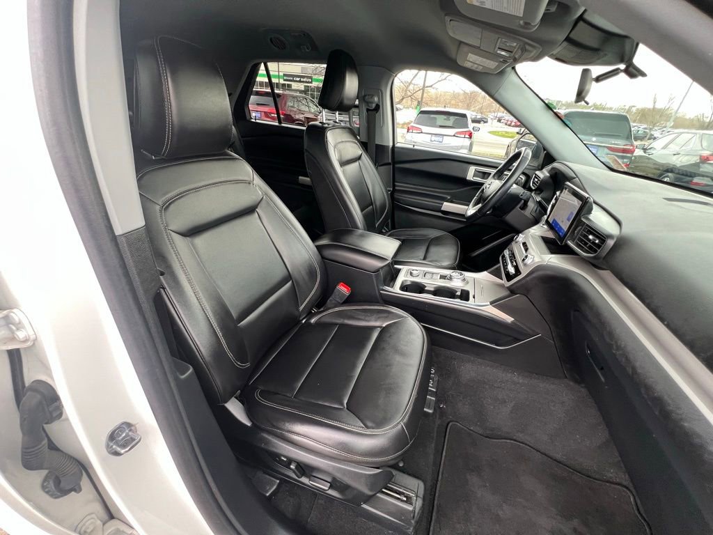 Used 2023 Ford Explorer XLT w/ Equipment Group 202A image 34