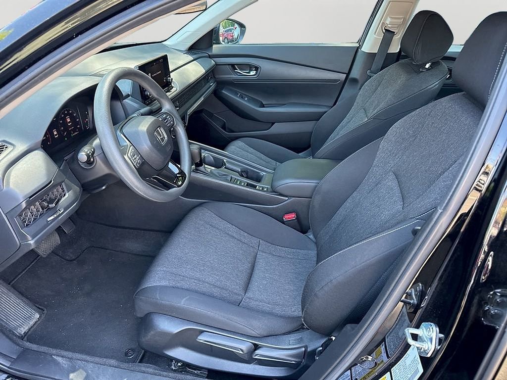 Used 2023 Honda Accord LX image 8