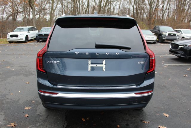 New 2026 Volvo XC90 B5 Core w/ Protection Package Premier image 4