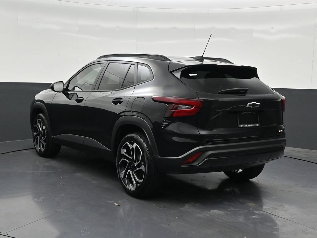 Used 2025 Chevrolet Trax RS FWD image 3