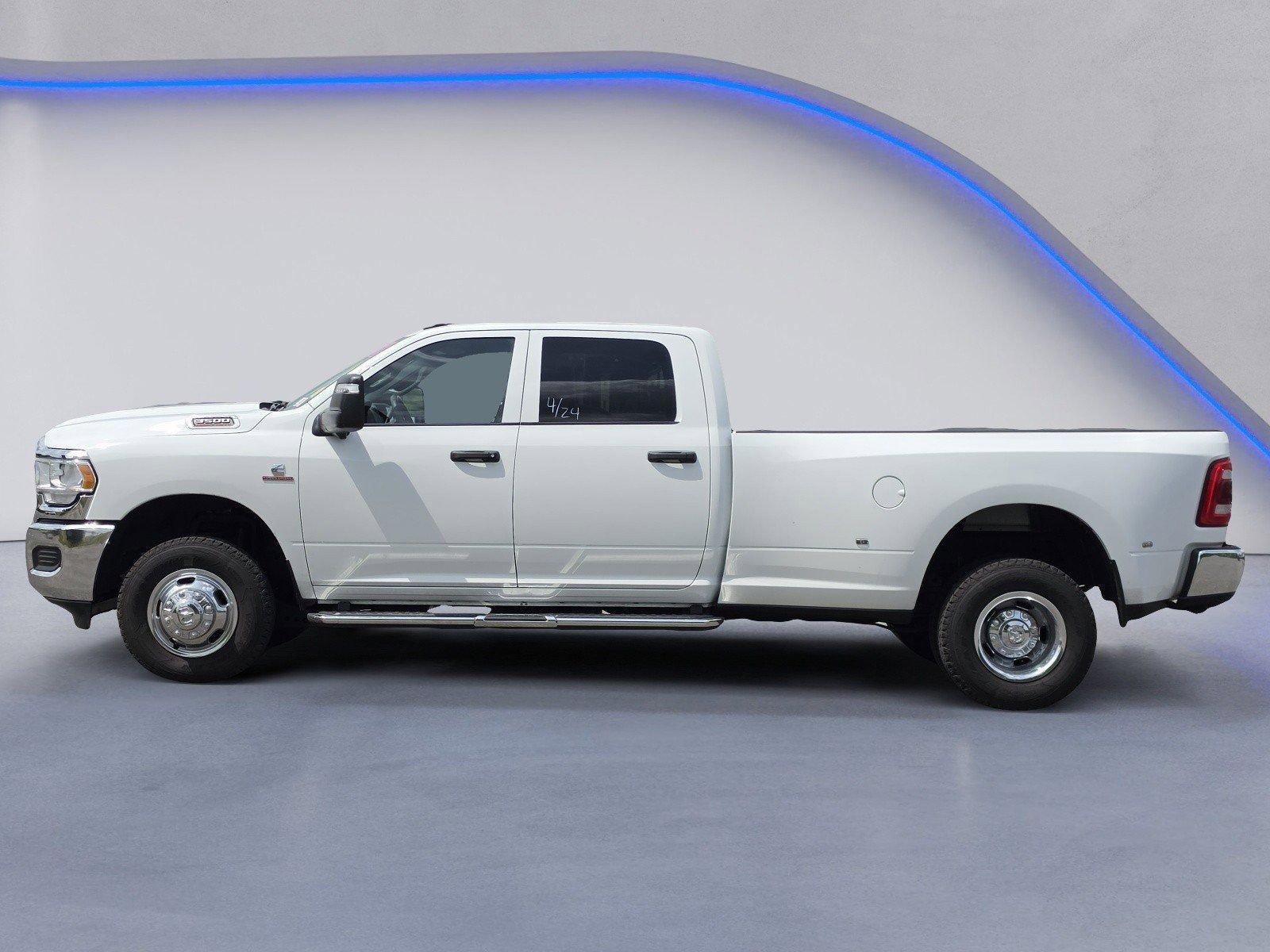 Used 2024 RAM 3500 Tradesman w/ Towing Technology Group AWD/4WD image 3