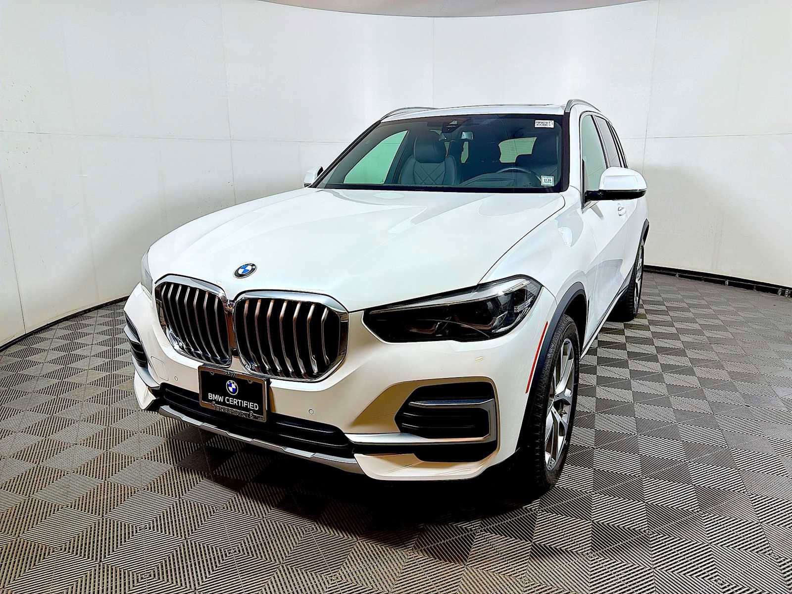 Certified 2023 BMW X5 xDrive40i w/ Premium Package image 3