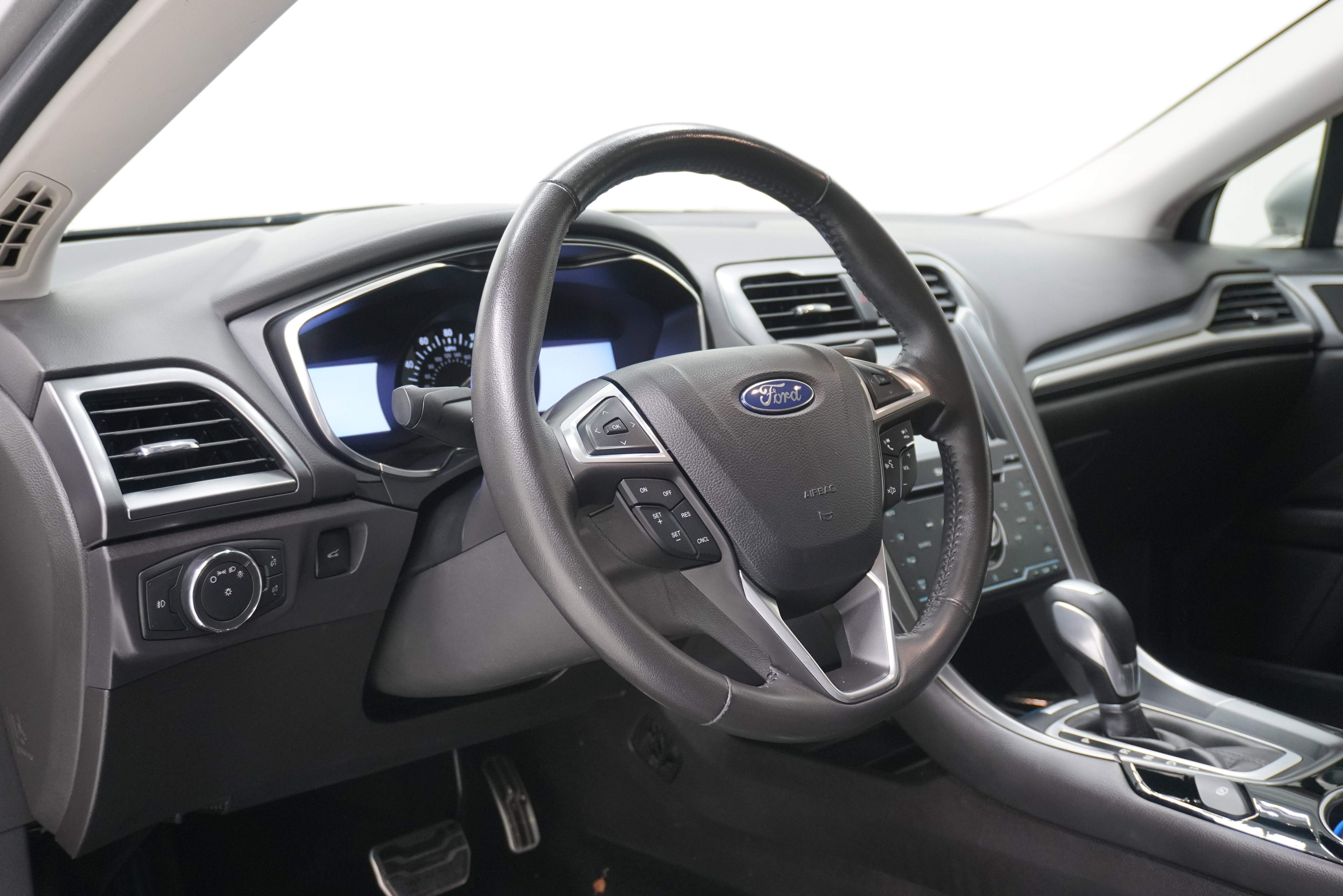 Used 2013 Ford Fusion Titanium FWD image 9