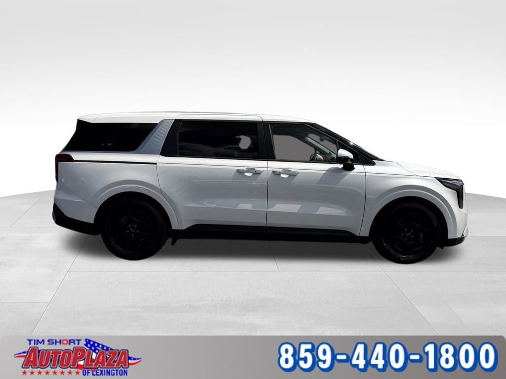 Used 2025 Kia Carnival FWD image 9