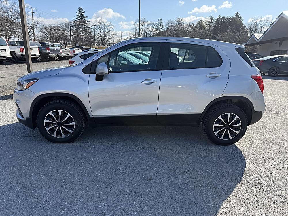 Used 2018 Chevrolet Trax LS image 2