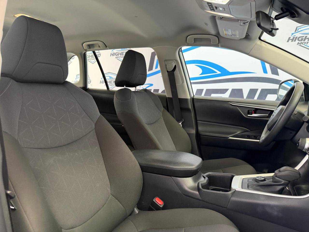 Used 2025 Toyota RAV4 XLE image 26