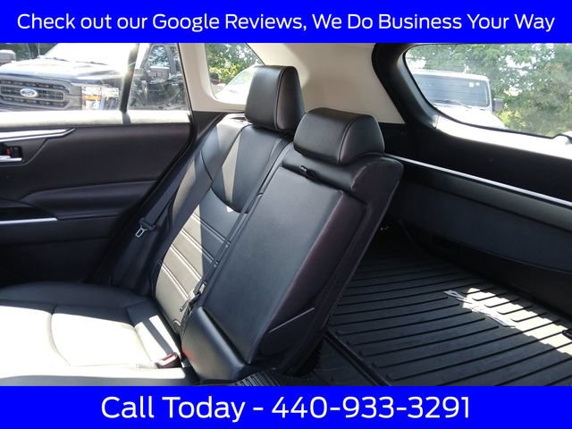 Used 2022 Toyota RAV4 XLE Premium AWD/4WD image 37
