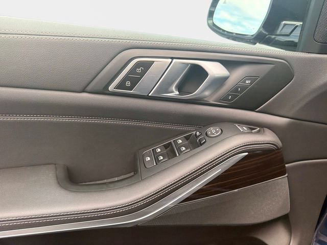 Used 2023 BMW X5 xDrive40i w/ Climate Comfort Package AWD/4WD image 15