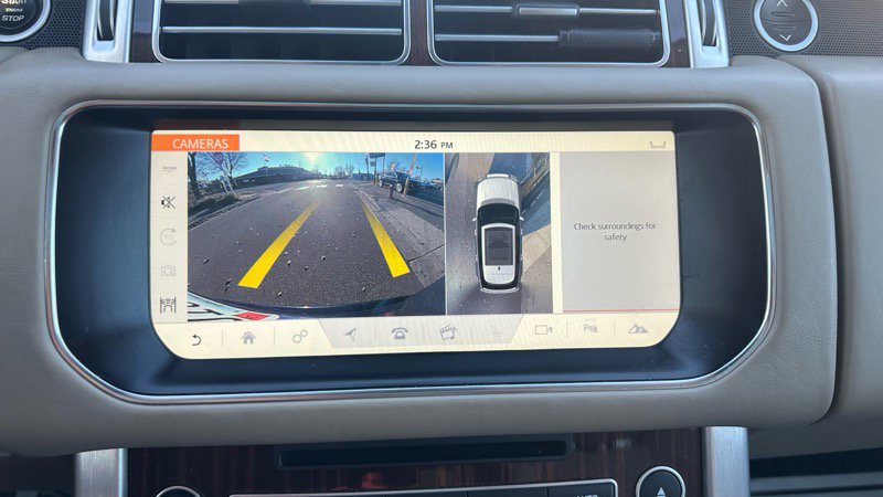 Used 2017 Land Rover Range Rover HSE image 11