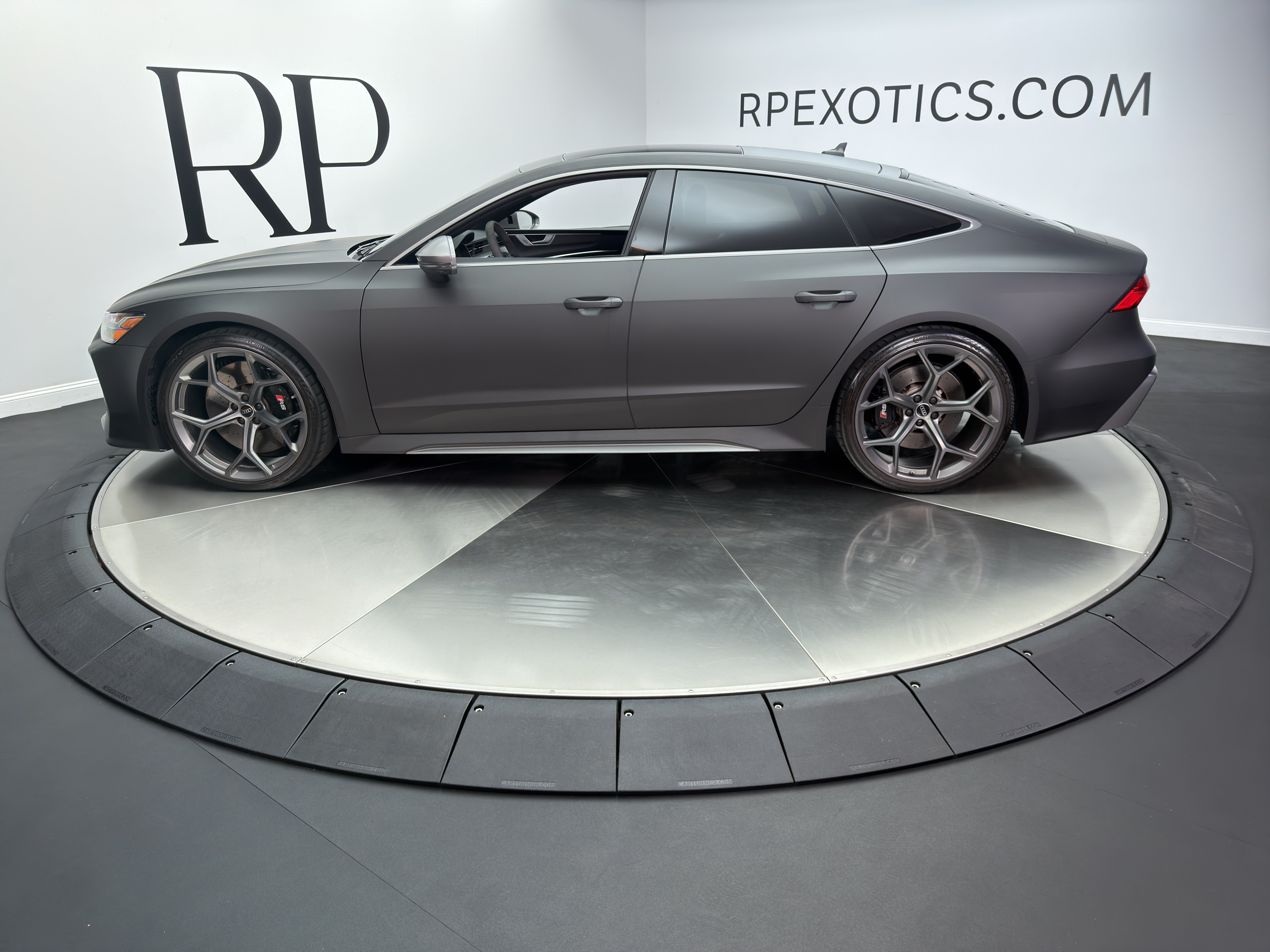 Used 2024 Audi RS 7 Performance AWD/4WD image 3