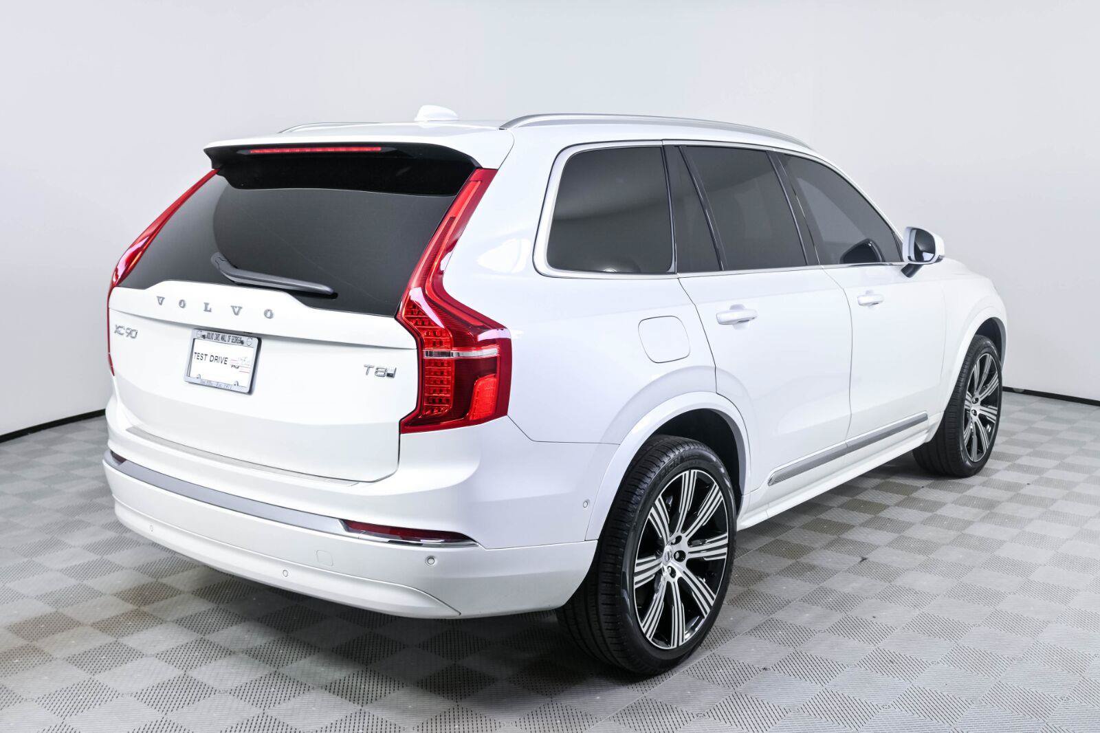 Used 2025 Volvo XC90 T8 Ultra w/ Protection Package Premier AWD/4WD image 28