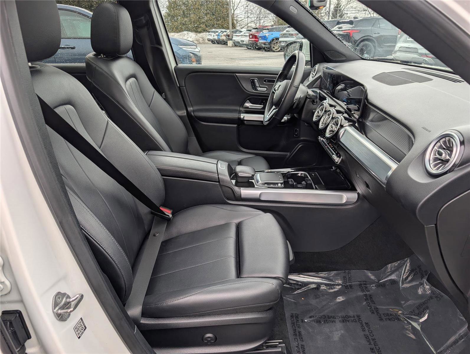 Used 2021 Mercedes-Benz GLB 250 4MATIC image 11