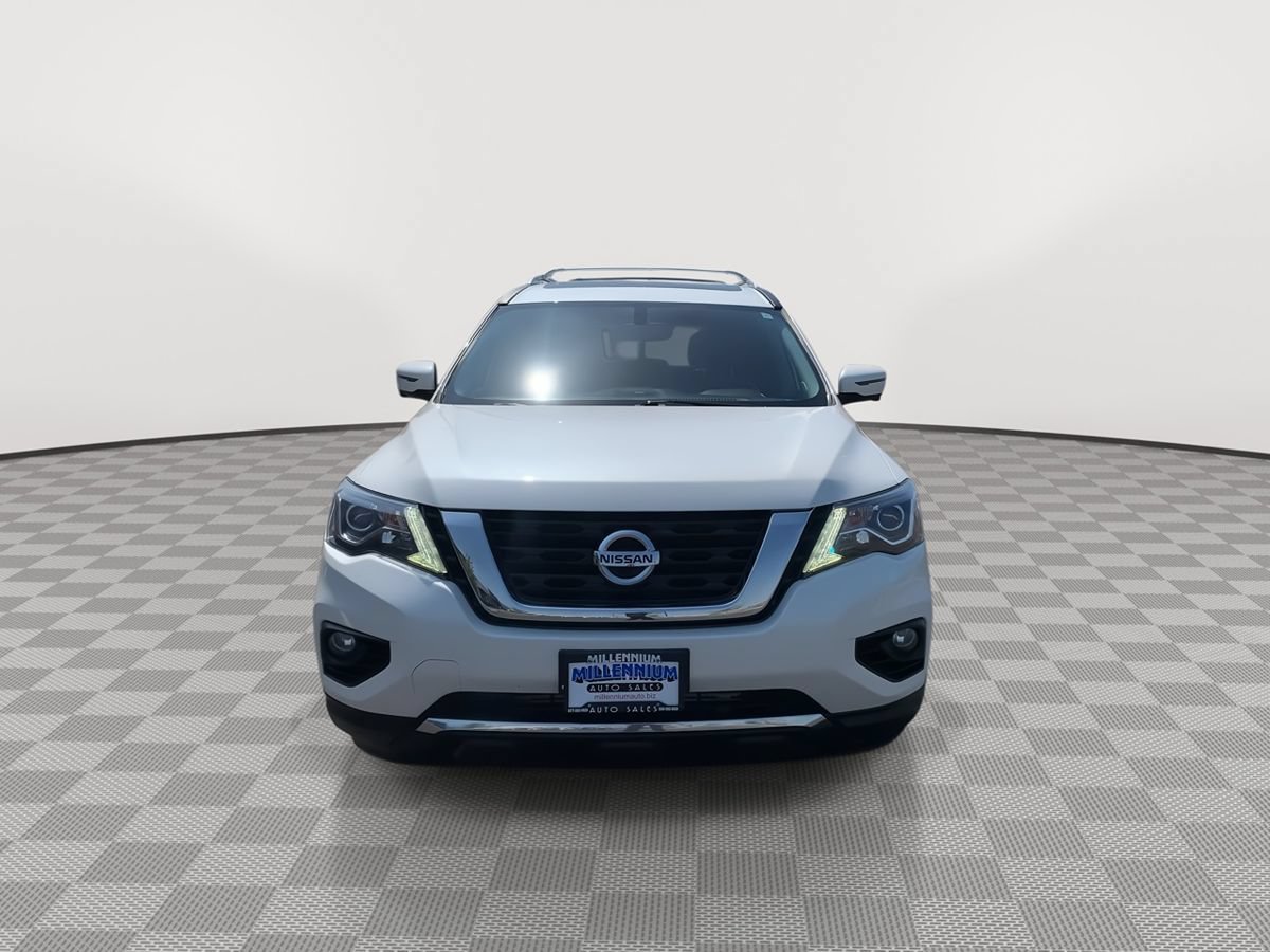 Used 2018 Nissan Pathfinder Platinum AWD/4WD image 2