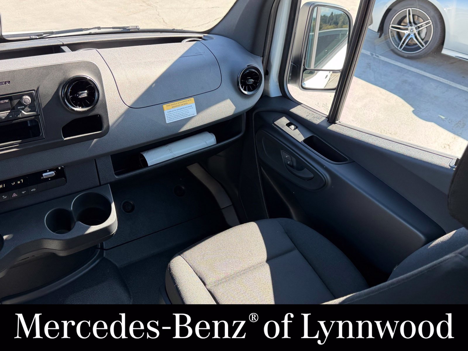 Used 2025 Mercedes-Benz Sprinter 2500 image 22