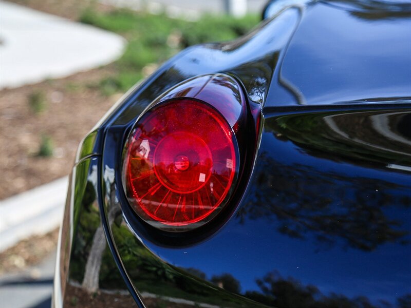 Used 2010 Ferrari California RWD image 16