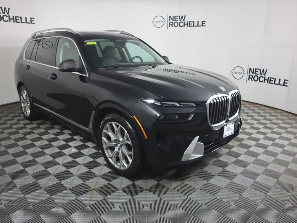 Used 2023 BMW X7 xDrive40i w/ Premium Package AWD/4WD image 3