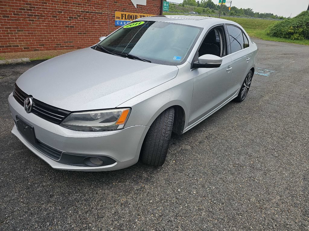 Used 2011 Volkswagen Jetta SEL FWD image 6