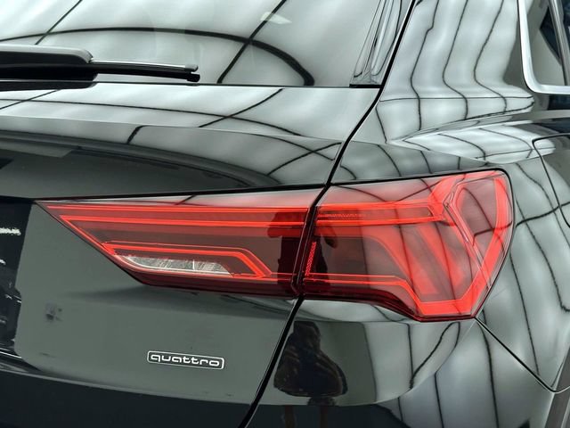 Used 2023 Audi Q3 2.0T Premium w/ Convenience Package AWD/4WD image 10