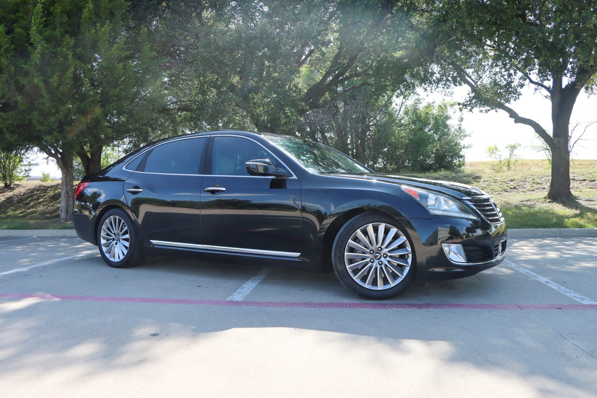 Used 2016 Hyundai Equus Ultimate RWD image 1