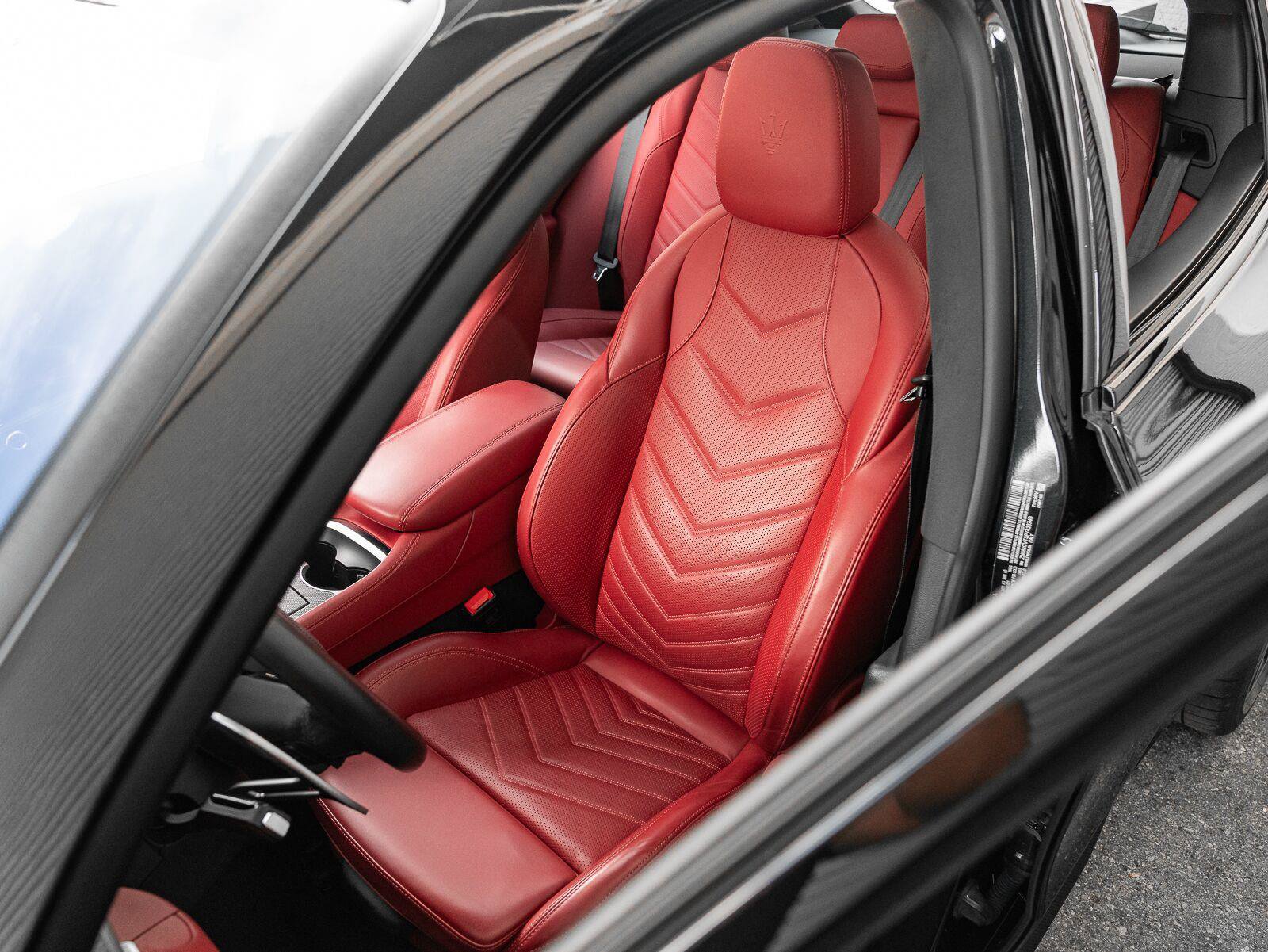 Used 2023 Maserati Grecale Trofeo AWD/4WD image 4
