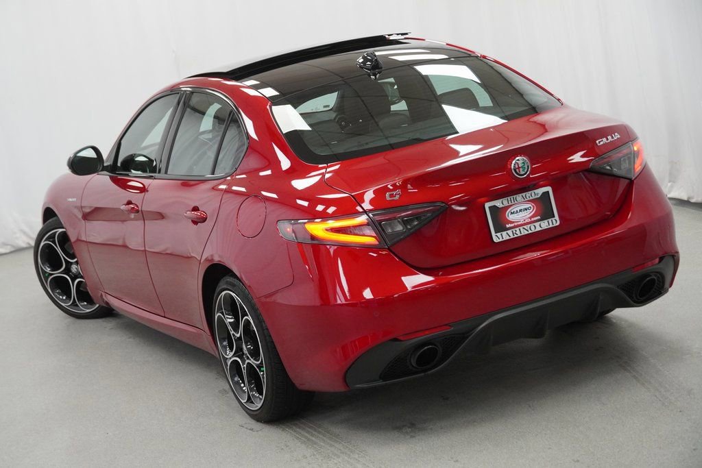 Used 2024 Alfa Romeo Giulia Veloce image 12