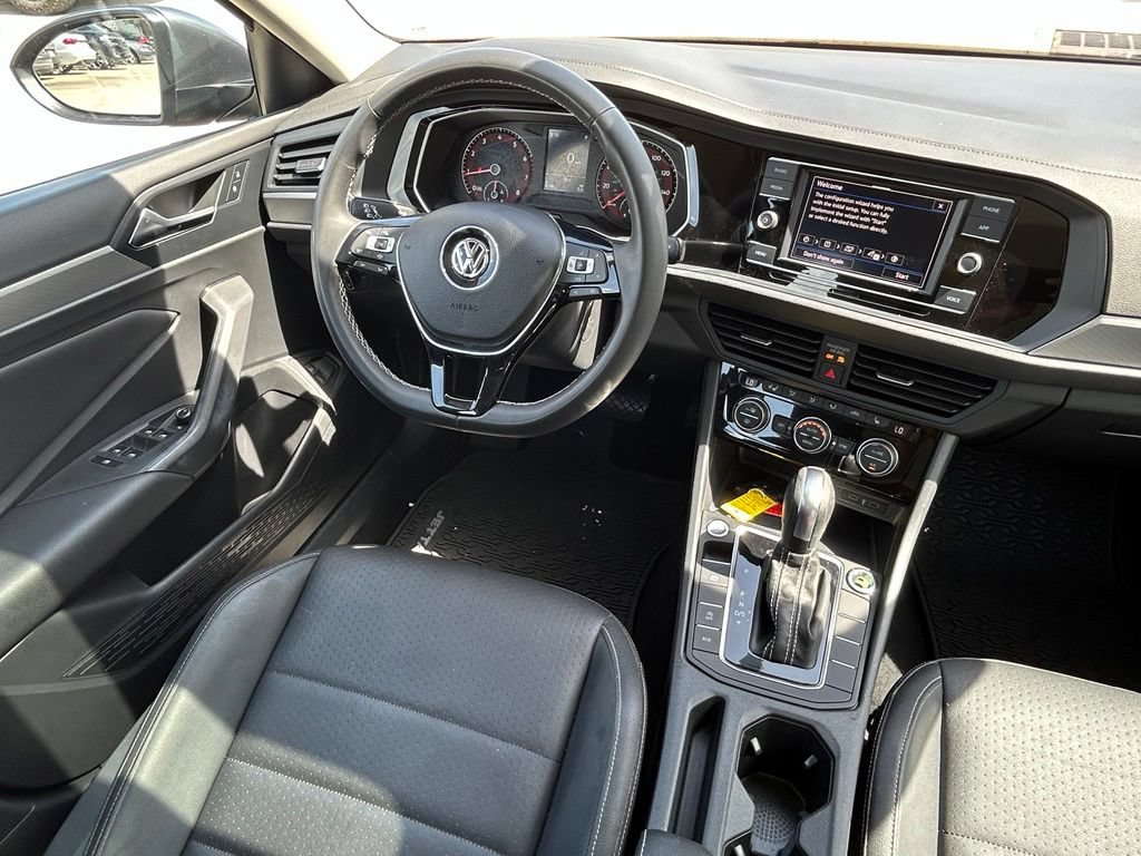 Certified 2021 Volkswagen Jetta SE w/ SE Cold Weather Package FWD image 9