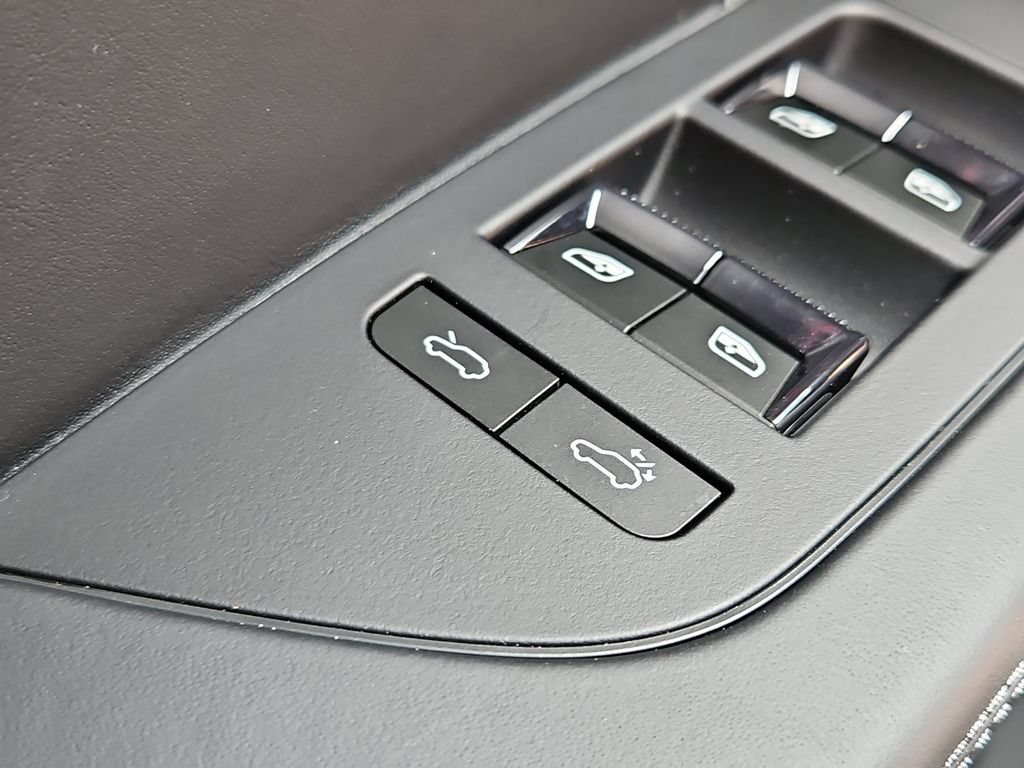 New 2026 Porsche Cayenne Electric Coupe AWD/4WD image 22