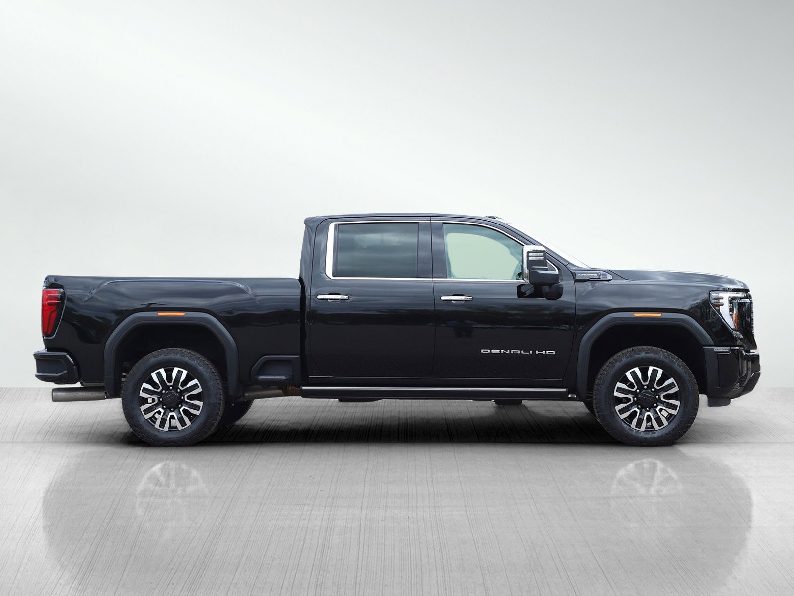 Used 2025 GMC Sierra 2500 Denali Ultimate AWD/4WD image 6