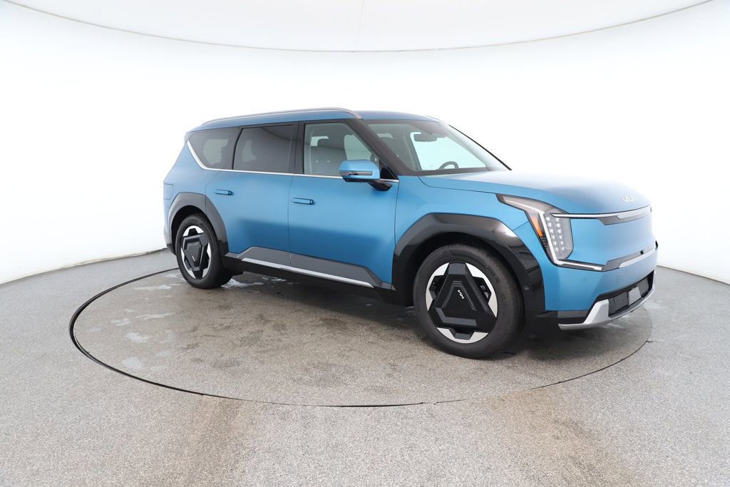 Used 2024 Kia EV9 Land image 7