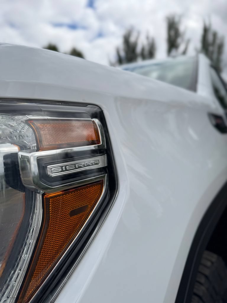 Used 2022 GMC Sierra 1500 AT4 w/ AT4 Premium Package AWD/4WD image 46
