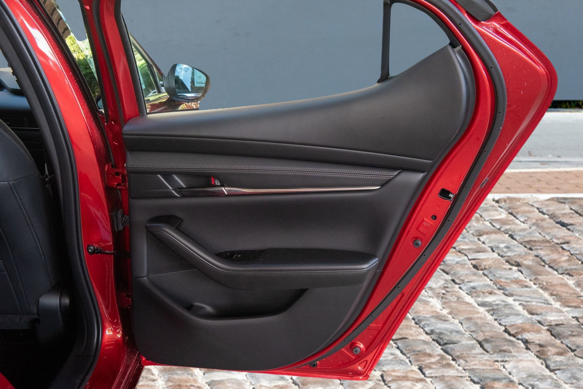 New 2025 MAZDA MAZDA3 2.5 S Hatchback w/ Premium Pkg image 16